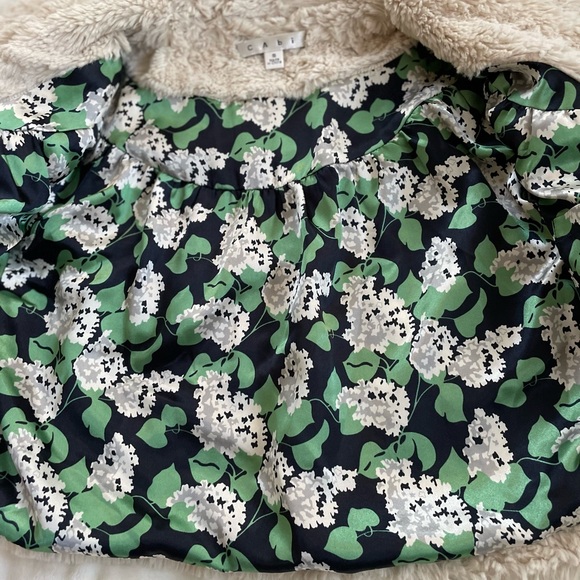 Cabi faux fur shrug in size small - Picture 3 of 4